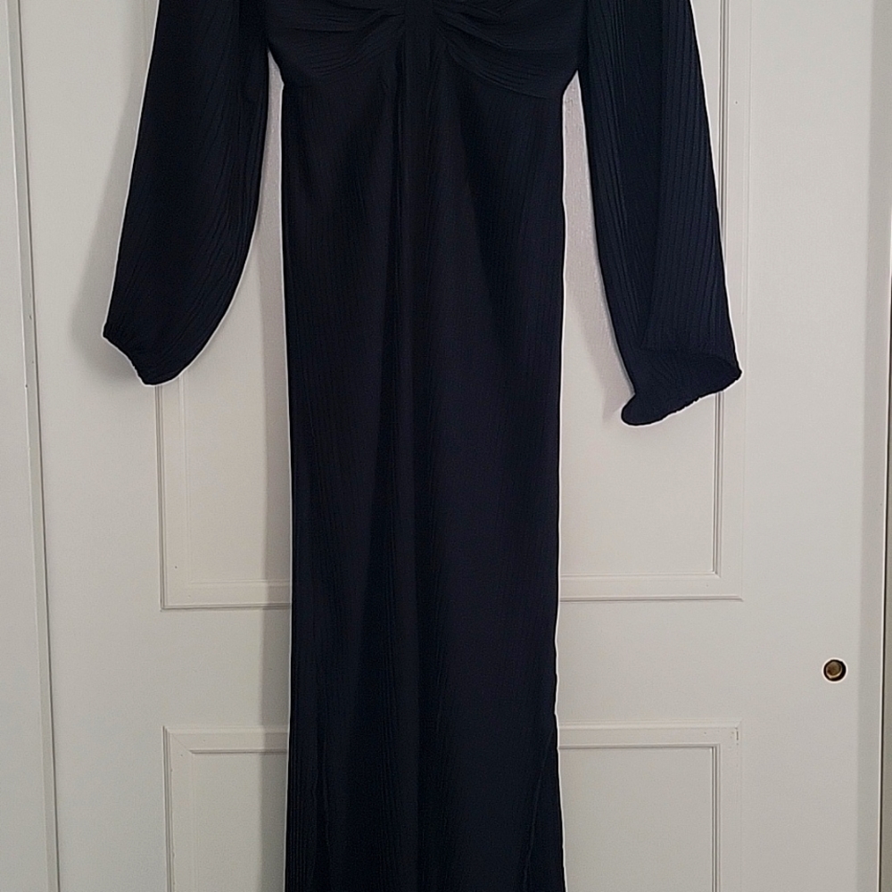 Stunning pleated twist front billow sleeve maxi black dress